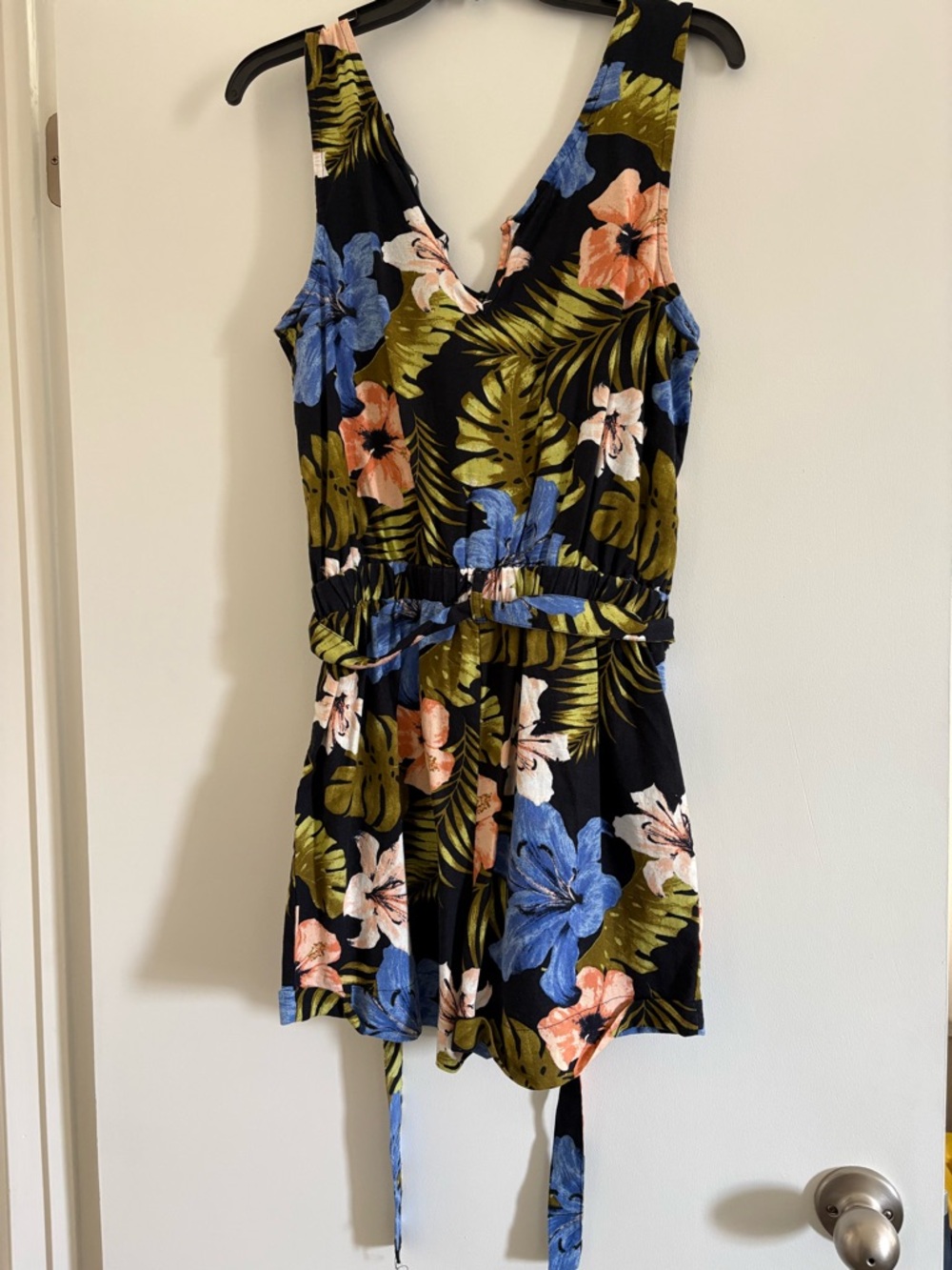Vero Moda Floral Playsuit - Black, Blue & Olive. Brand new  SIZE M